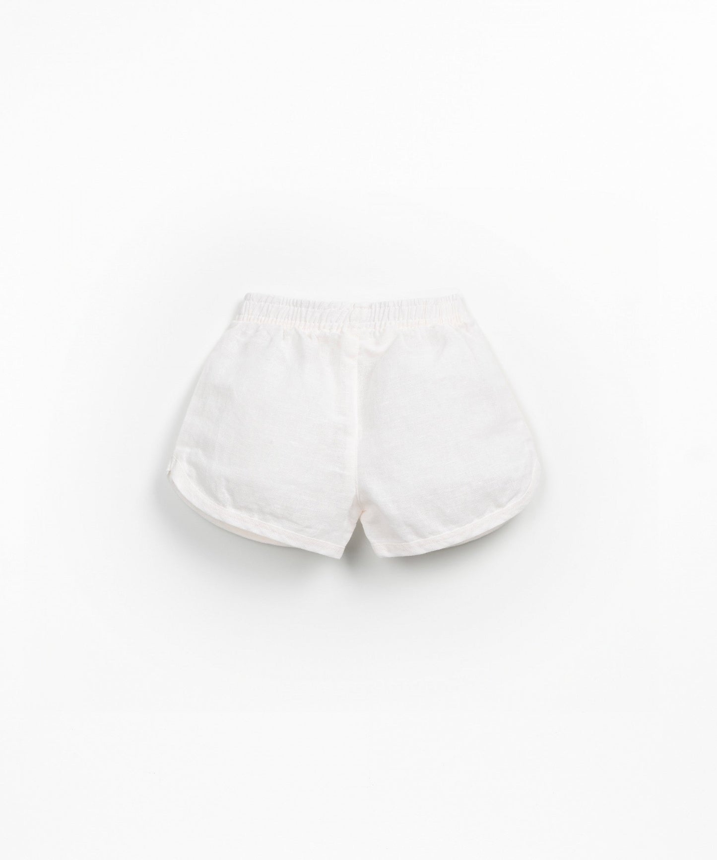 Pantaloncini in lino con orlo a contrasto