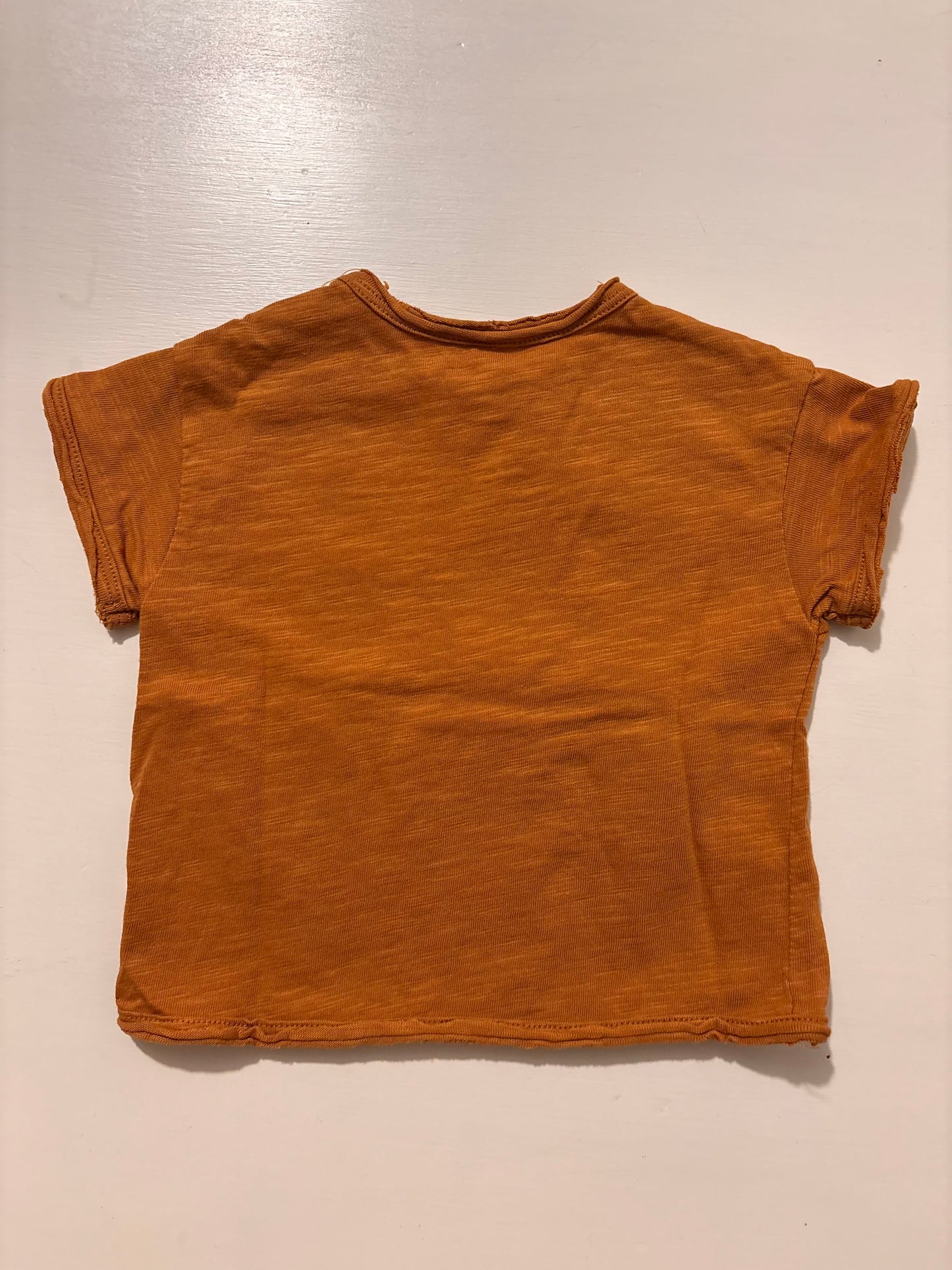 T-SHIRT TASCA FRONTALE