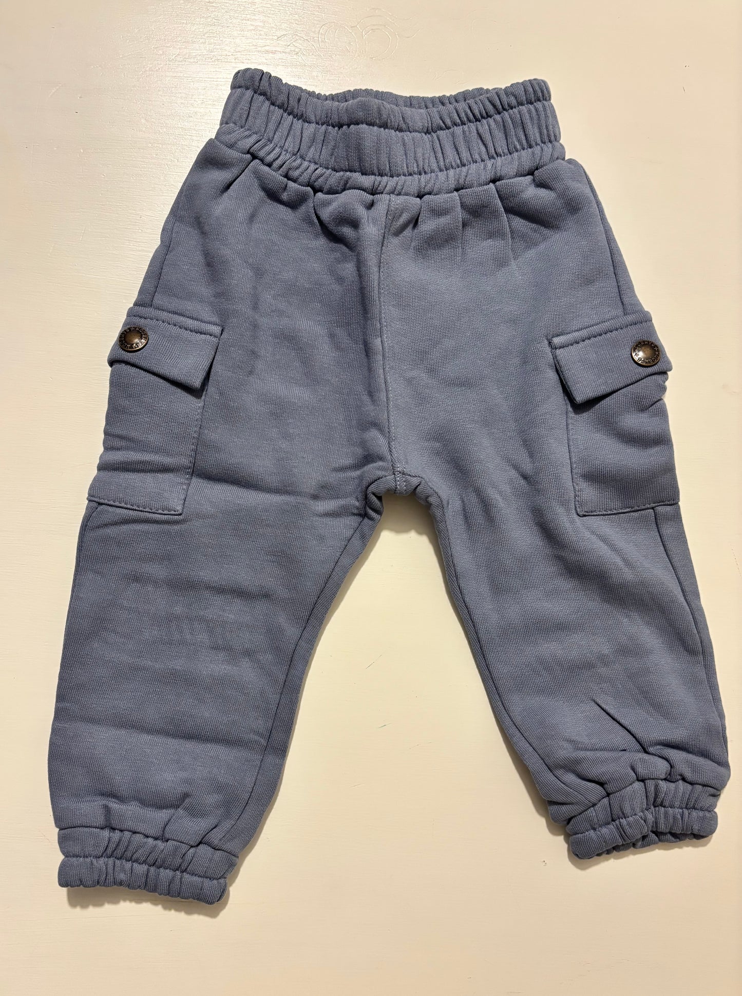 PANTALONE CON TASCHE