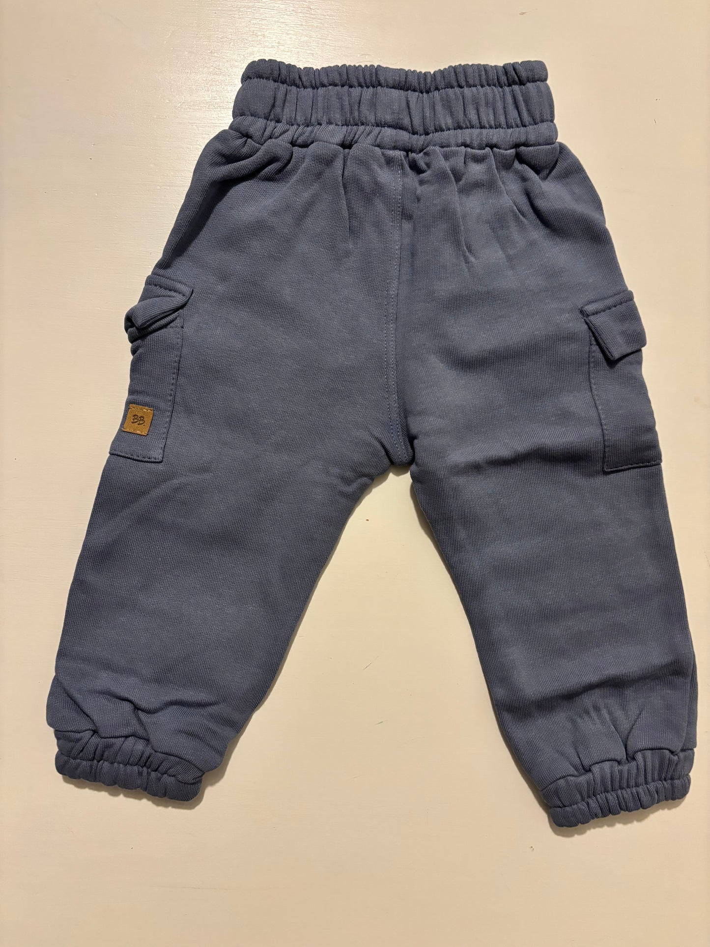 PANTALONE CON TASCHE