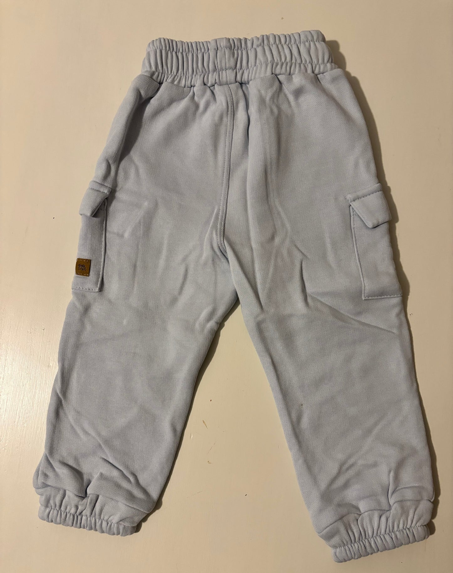 PANTALONE CON TASCHE