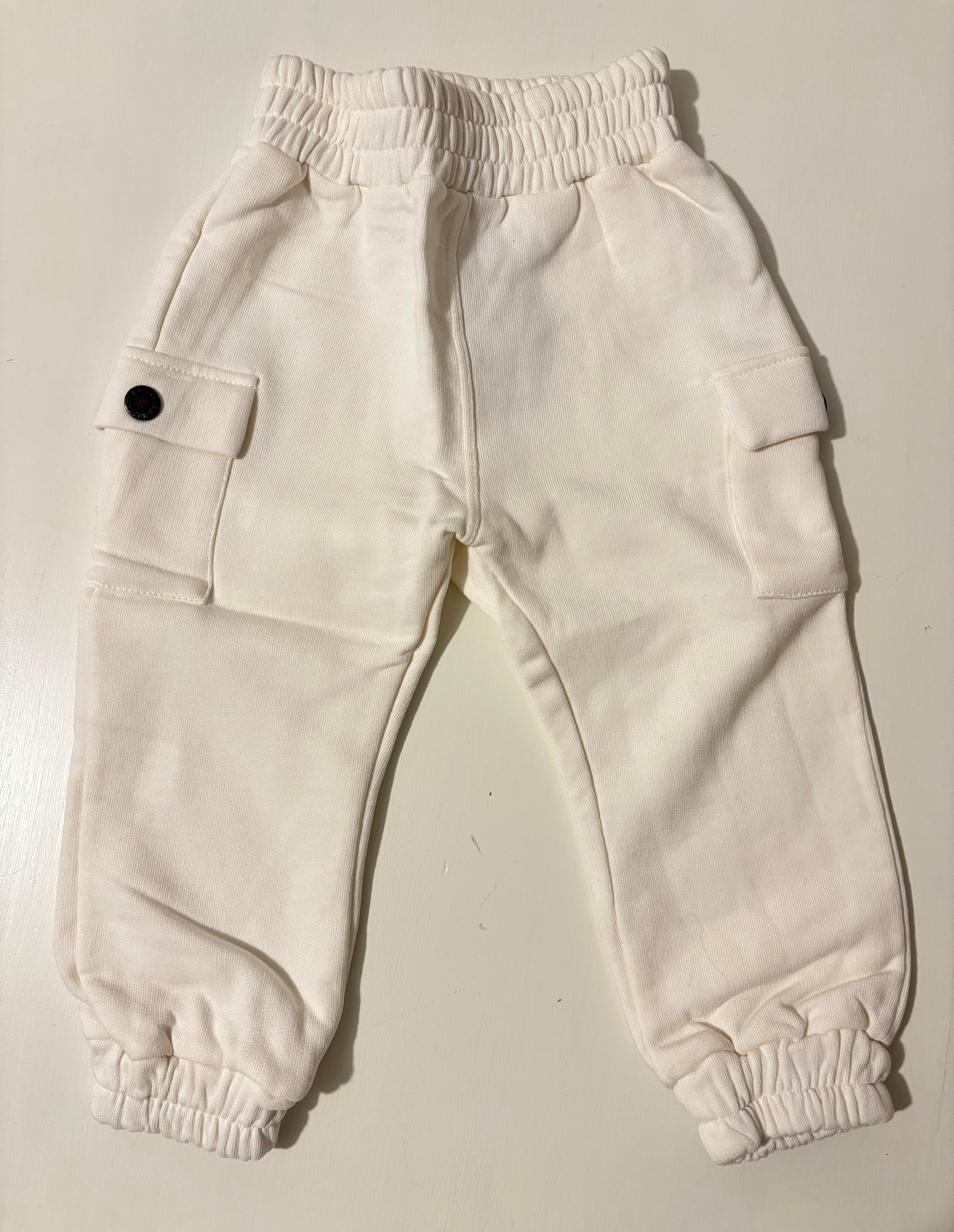 PANTALONE CON TASCHE