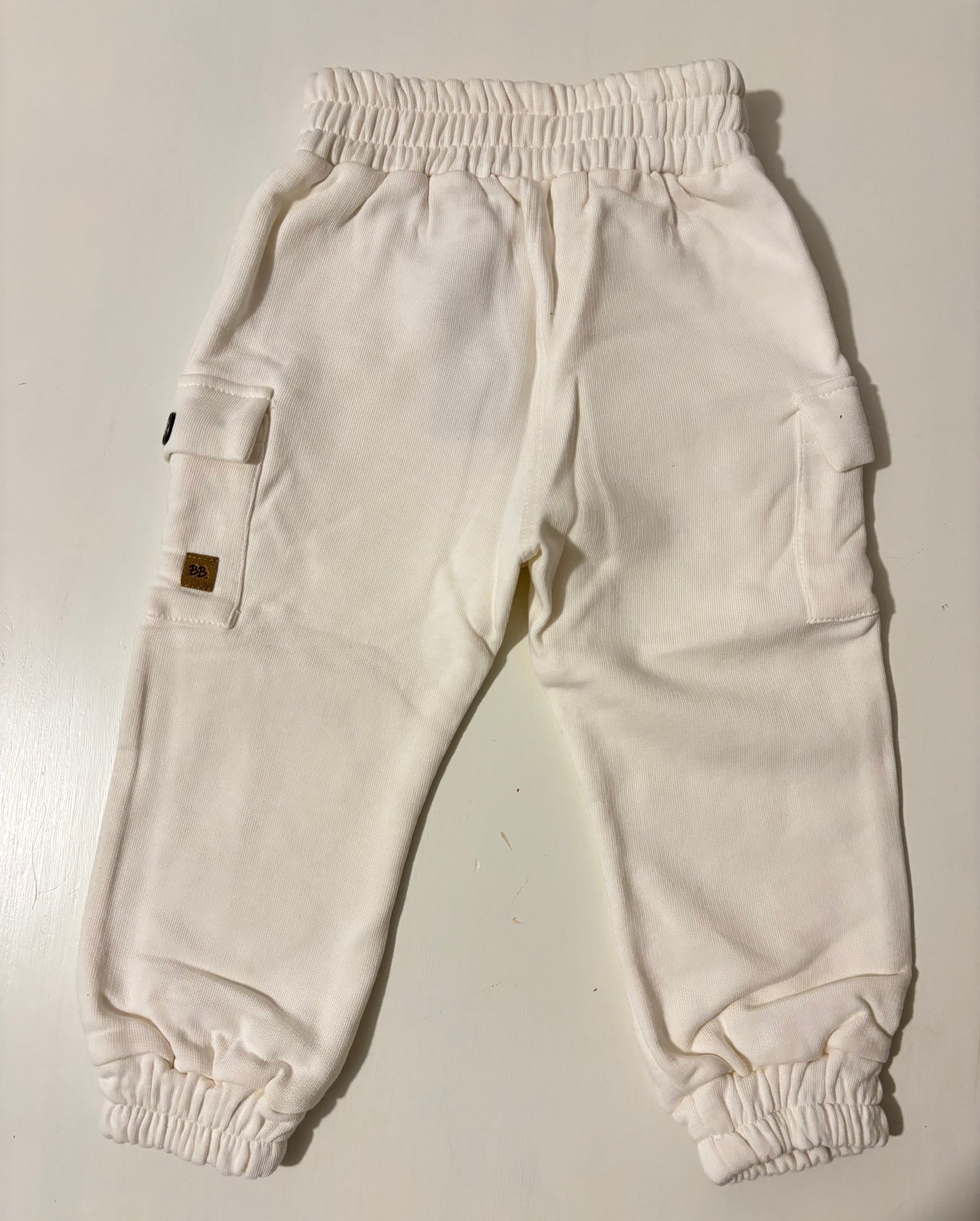 PANTALONE CON TASCHE