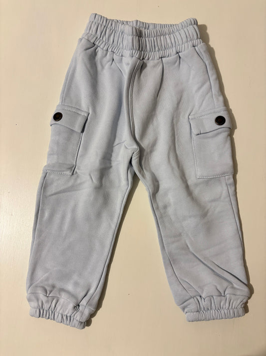 PANTALONE CON TASCHE